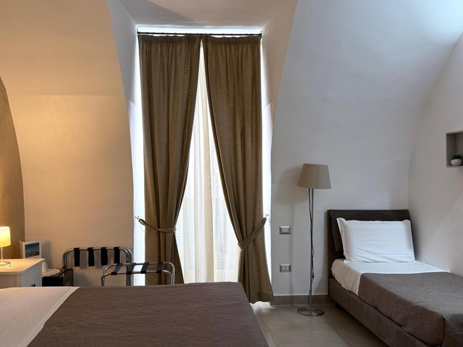 Chiaia Suites Napoli Cameră foto